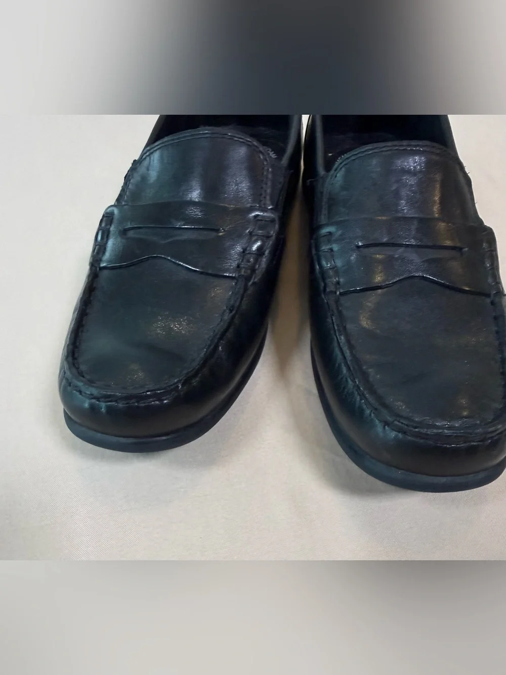 Florsheim Kids Boys Black Leather Penny Loafers, Size 5.5 Medium.